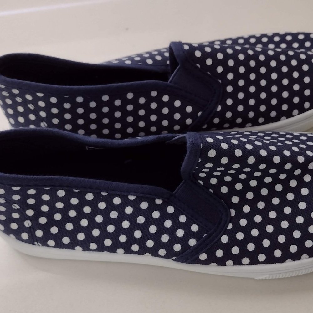 Capelli Shoes Blue & White Pokeadot size 7 NEW